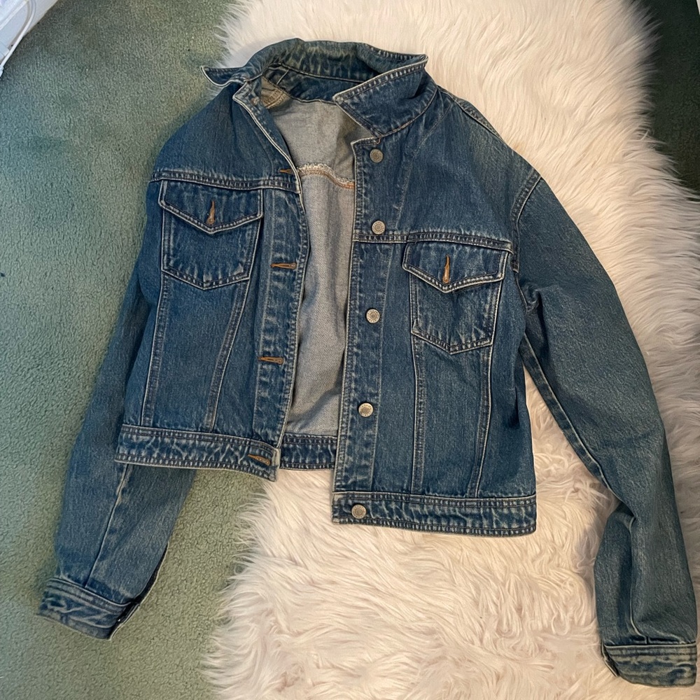 Gap Jean Jacket *PERFECT CONDITION*